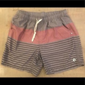 Men’s Vuori board shorts XL